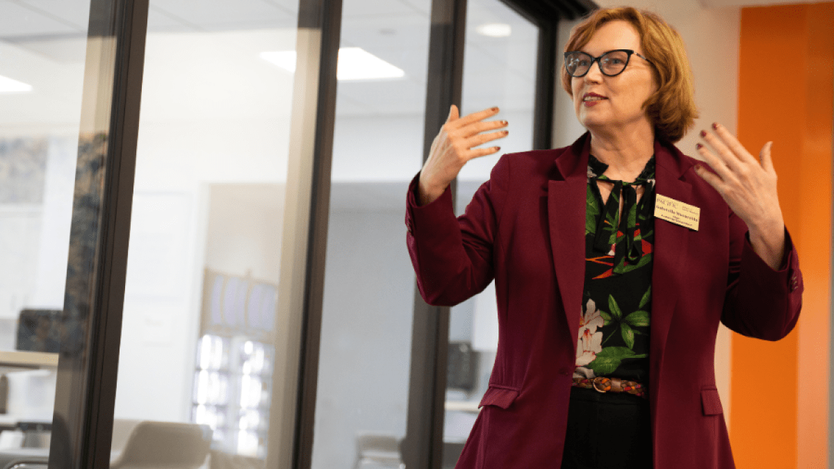 content.field_image.alt